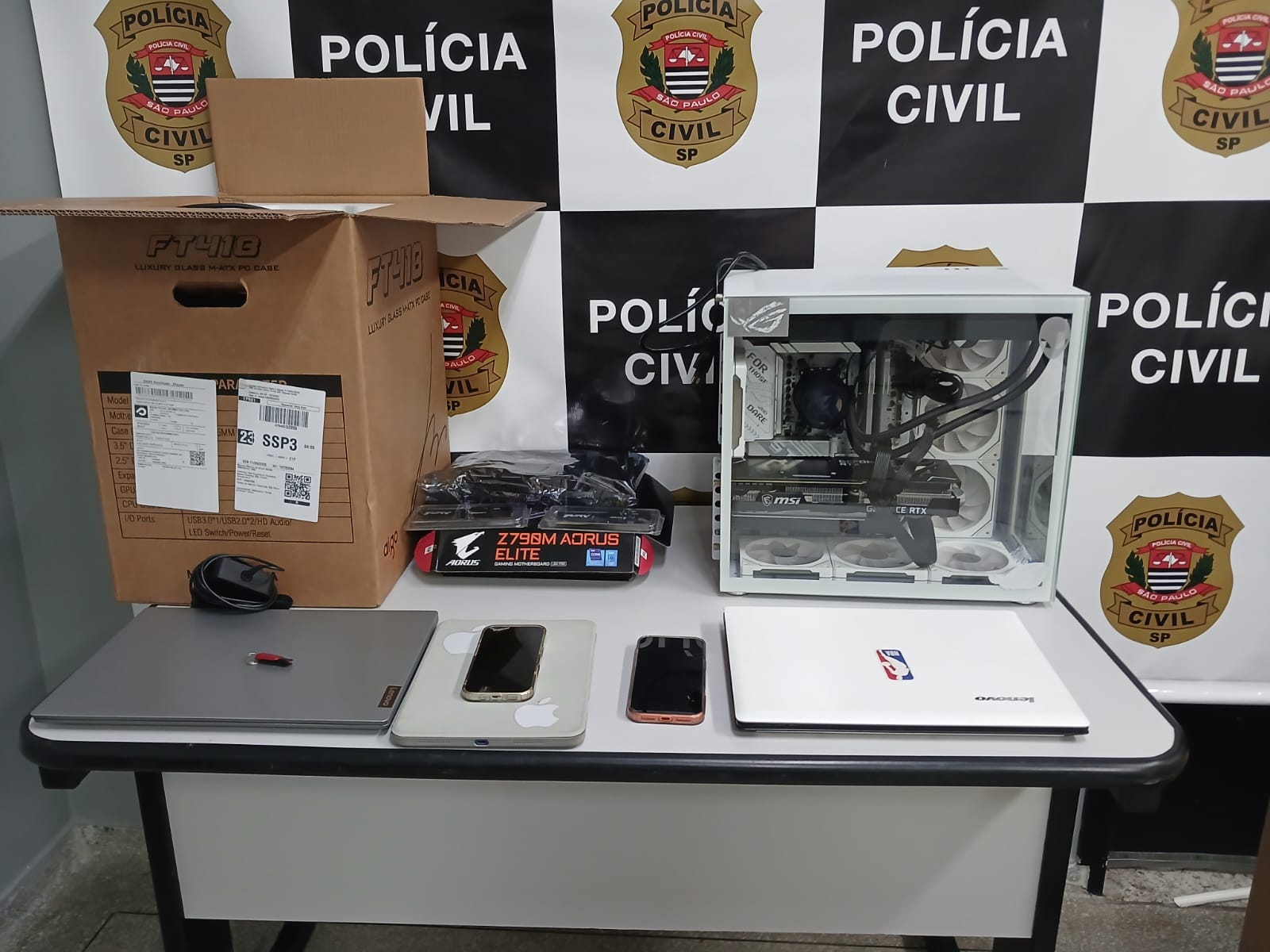 Dupla é presa em Campinas por suspeita de golpes em vendas pela internet 