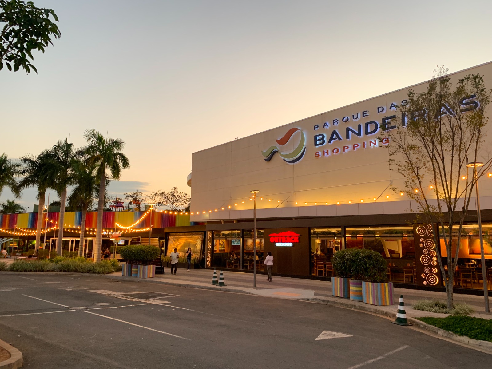 Shoppings de Campinas abrem 2,1 mil vagas temporárias para o fim do ano
