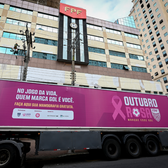 Outubro Rosa: Majestoso e Brinco de Ouro recebem carreta para exames de mamografia