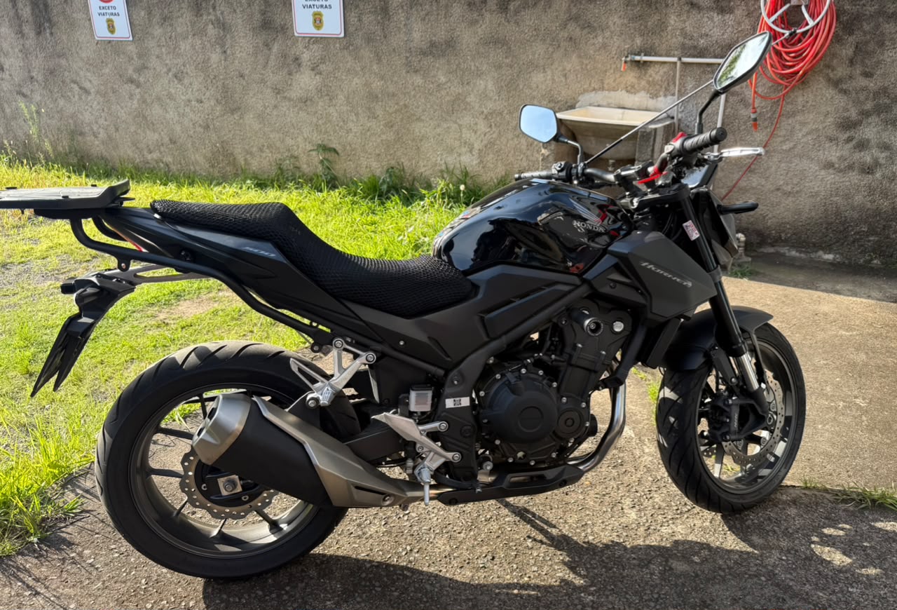 Jovem é preso após roubo de motocicleta e disparos contra vítima em Pedreira