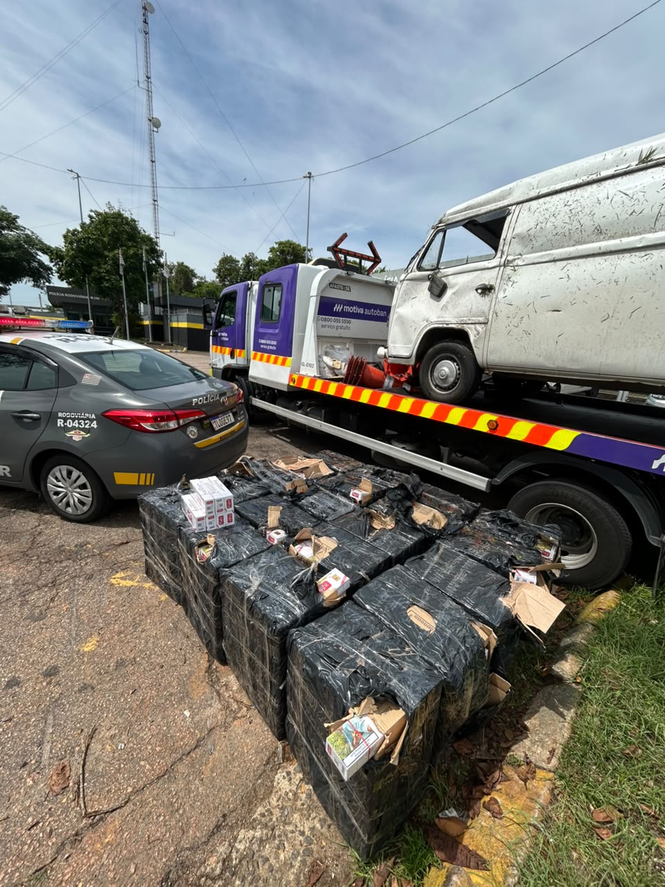 Polícia Rodoviária apreende 30 mil maços de cigarros após acidente na Bandeirantes em Campinas