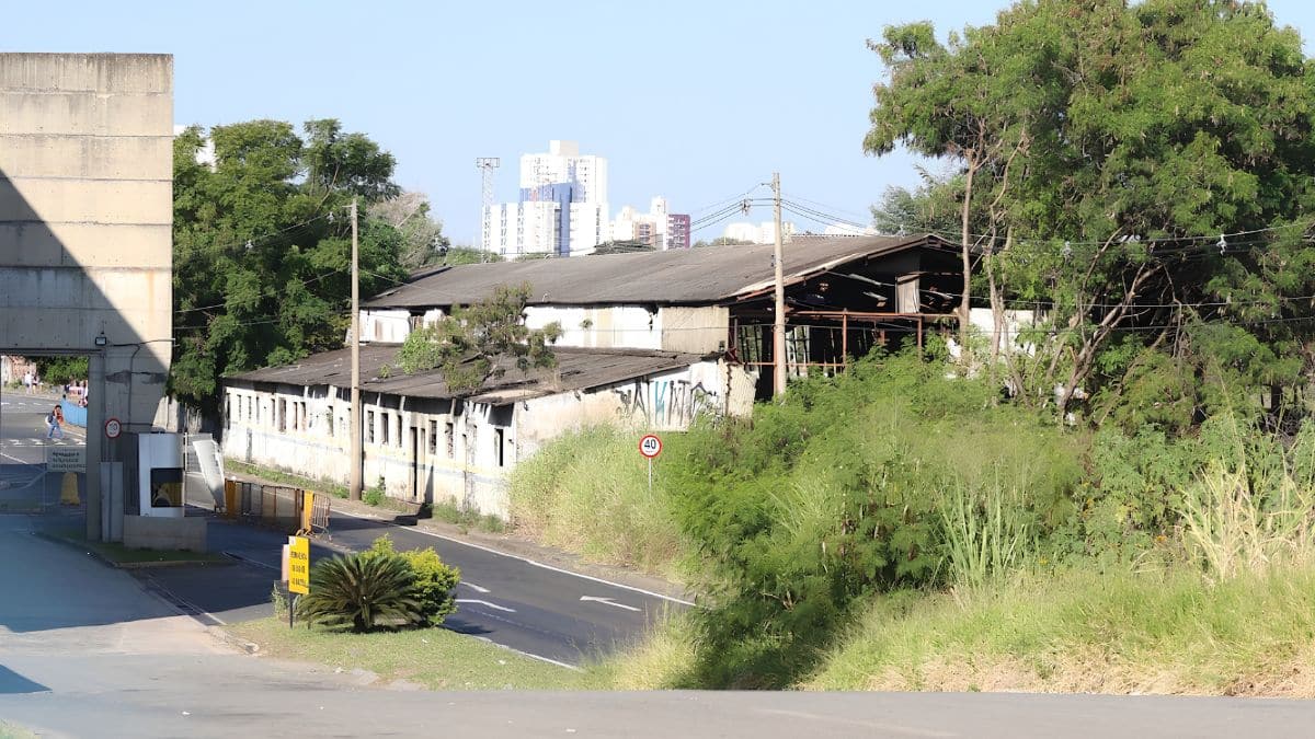 Prefeitura arquiva projeto de shopping popular para camelôs em Campinas