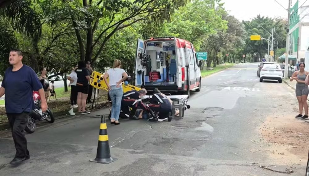 Idoso de 80 anos é atropelado ao tentar atravessar rua no Jardim das Oliveiras