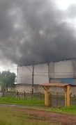 Fábrica de plástico pega fogo em Limeira 