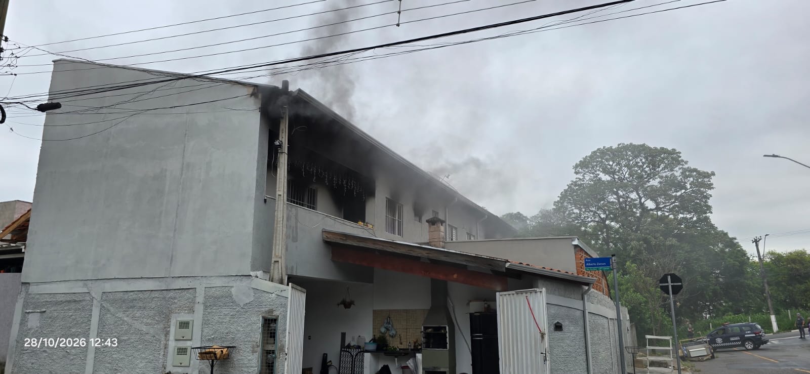 Casa pega fogo no bairro Vida Nova I em Vinhedo